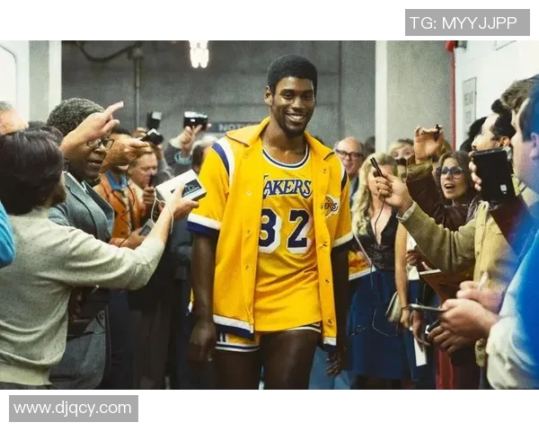 1997年公牛与湖人对决回顾：传奇球队的巅峰对抗与历史瞬间